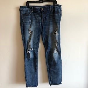 American Eagle Super Stretchy distressed Jegging